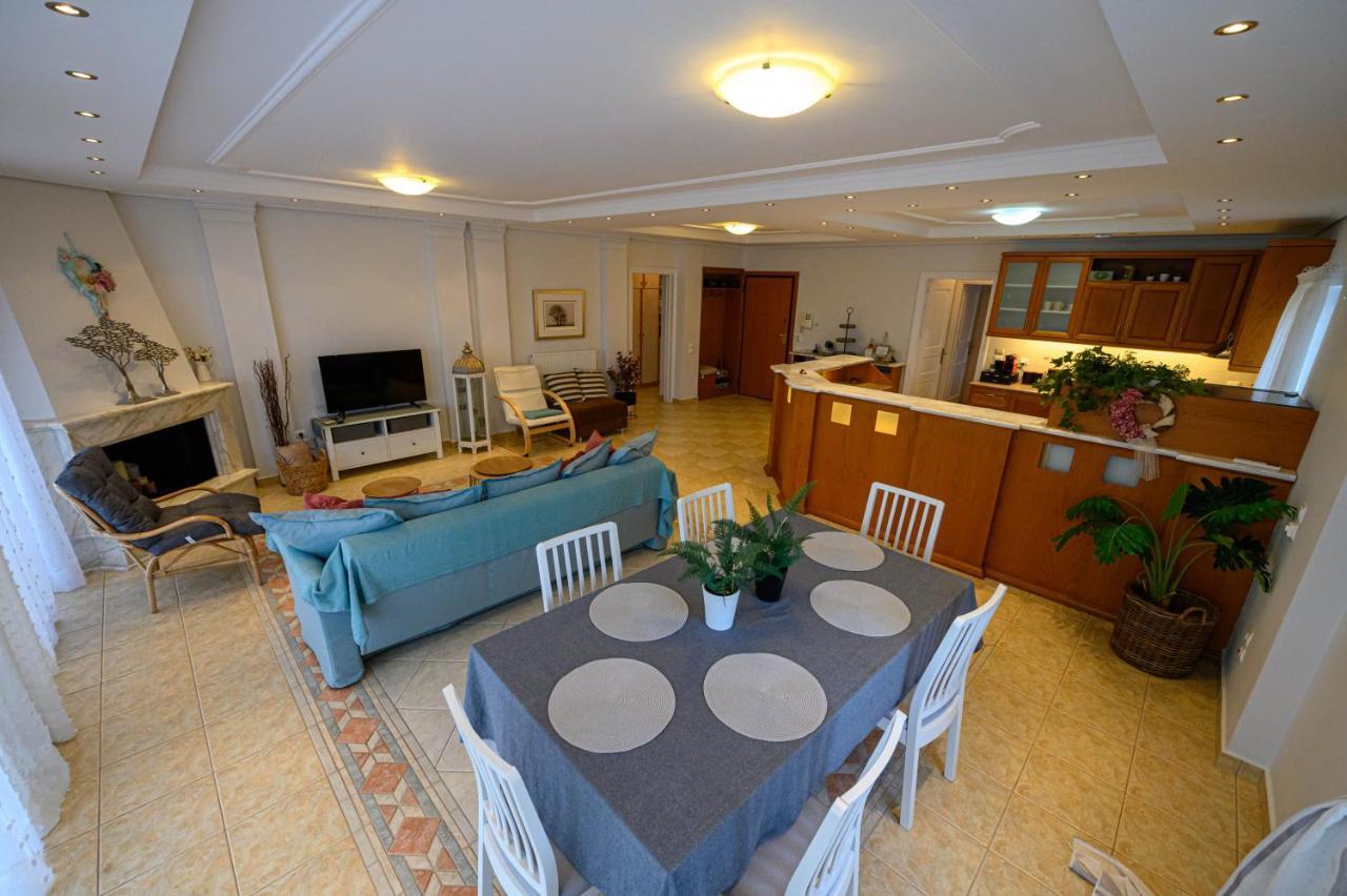 Marine Luxury Apartment Kalamata Exterior foto