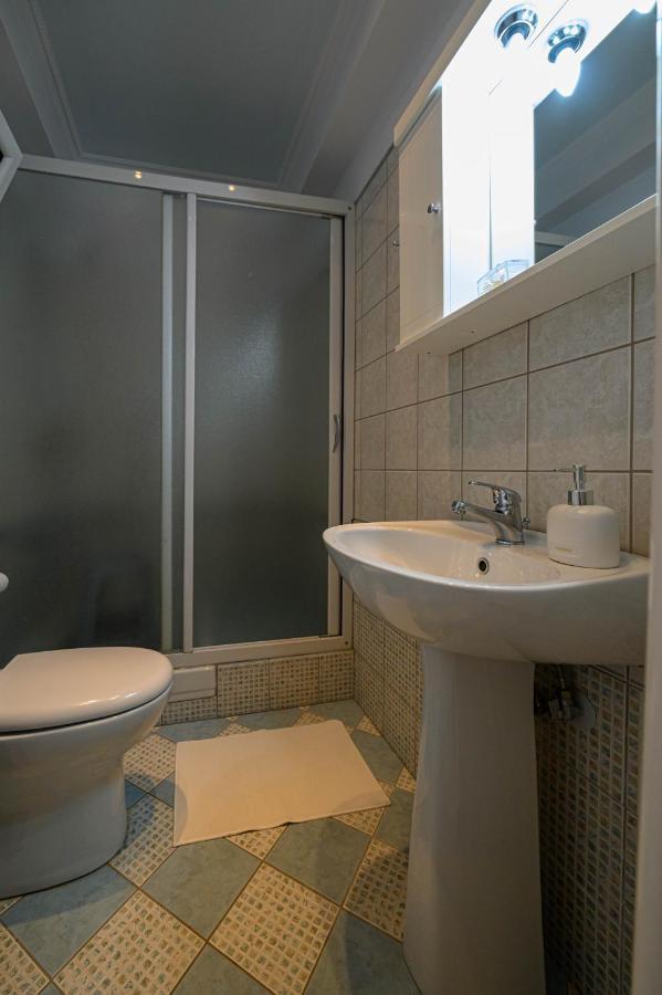 Marine Luxury Apartment Kalamata Exterior foto