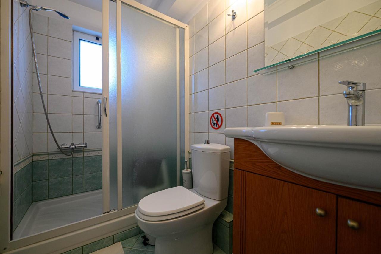 Marine Luxury Apartment Kalamata Exterior foto