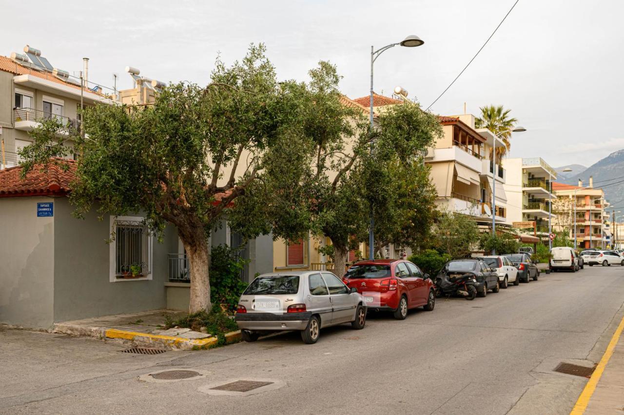 Marine Luxury Apartment Kalamata Exterior foto