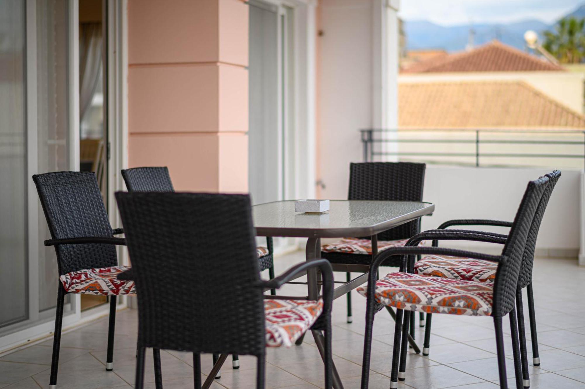 Marine Luxury Apartment Kalamata Exterior foto